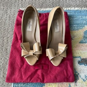 Valentino Cream Tan Heels with Bow Detail